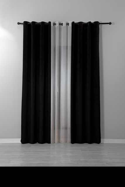 پرده آماده مخمل گارنت مشکی جت بلک